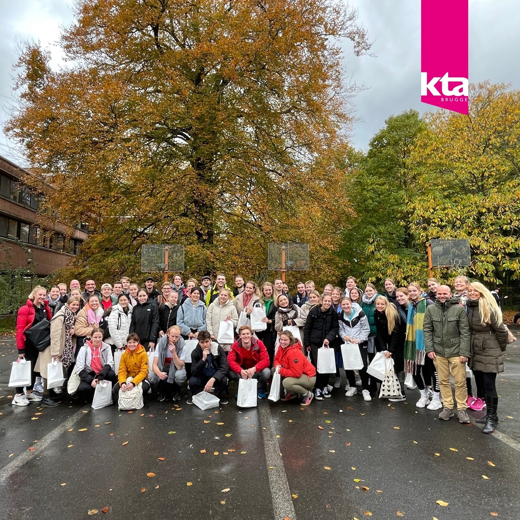 45 enthousiaste tweedejaarsstudenten van Hogeschool Utrecht op bezoek