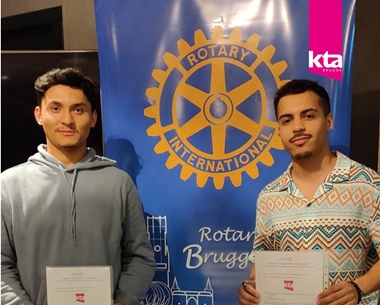 Aymane en Asamuddin kregen de prijs van de verdienstelijk leerling via Rotary Club Brugge Zuid!