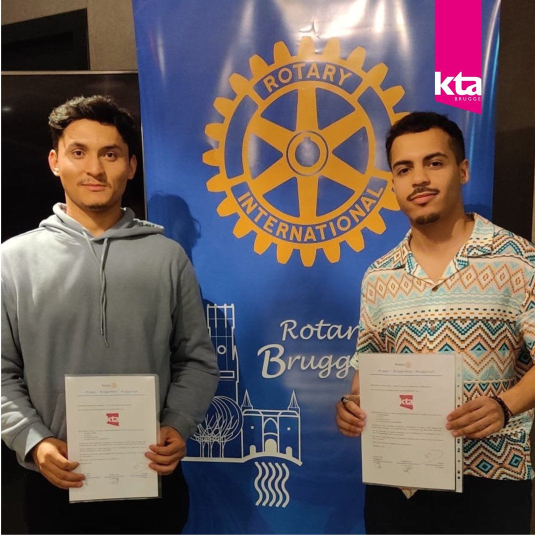 Aymane en Asamuddin kregen de prijs van de verdienstelijk leerling via Rotary Club Brugge Zuid!